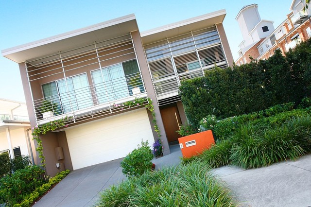 Cutters Landing New Farm contemporary-exterior