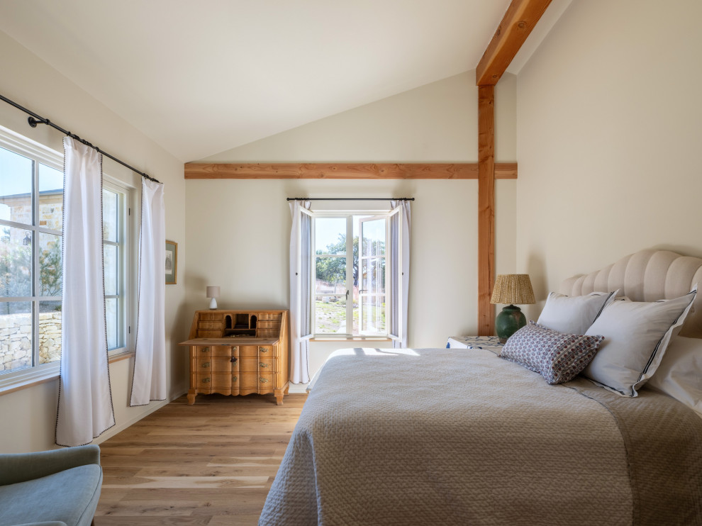 Farmhouse bedroom photo in Austin