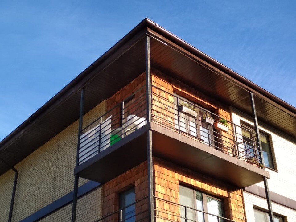 Безрамное остекление балкона (Юкки)