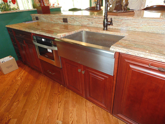 Morristown, NJ - Traditional U-shaped Kitchen klassisk-hjemmebar