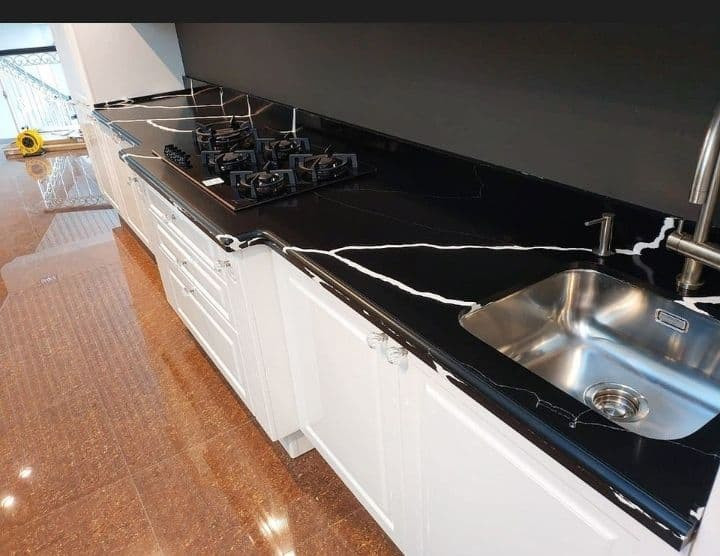 Черный кварц  ETNA QUARTZ