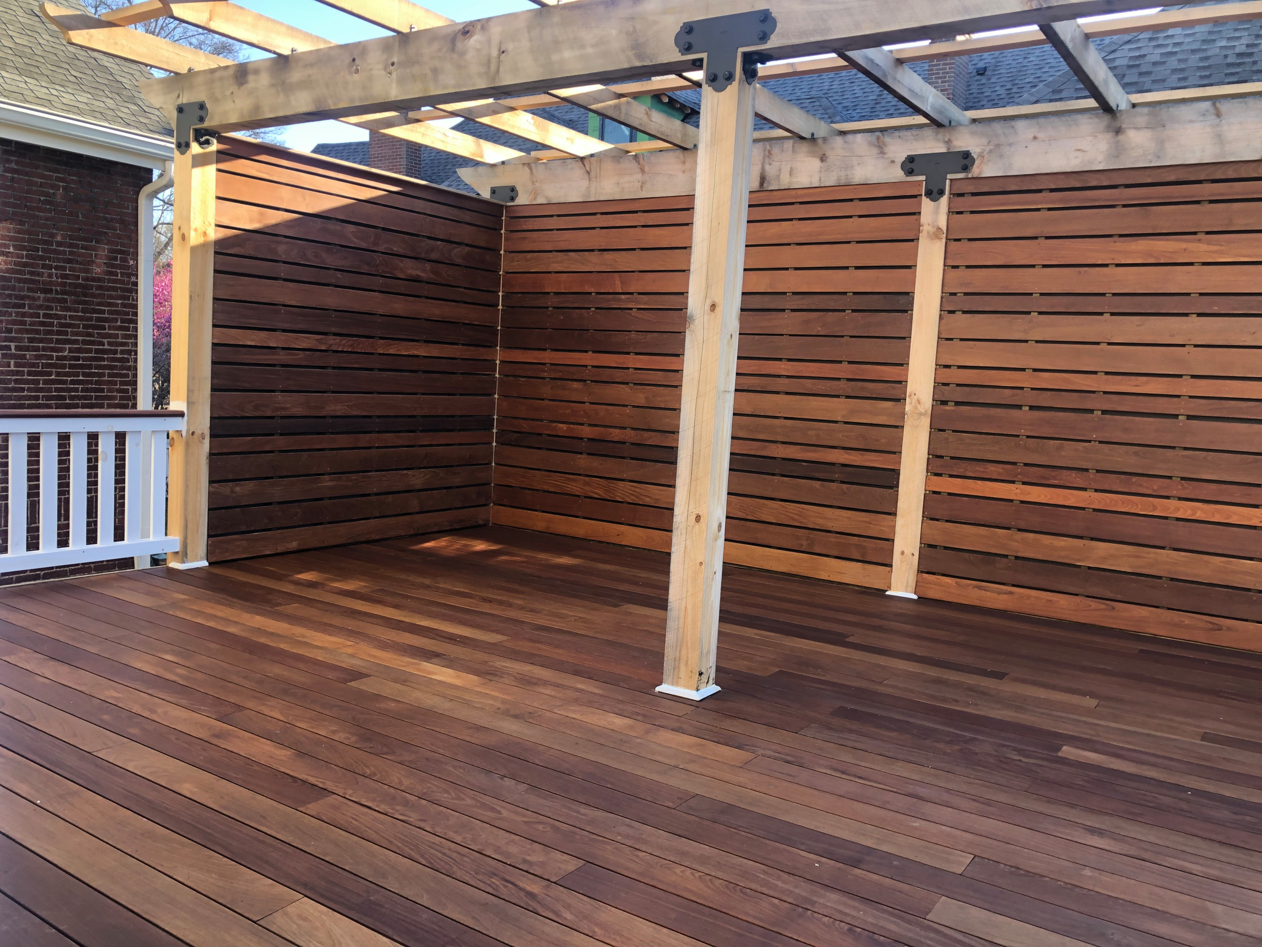 Ipe deck with pergola