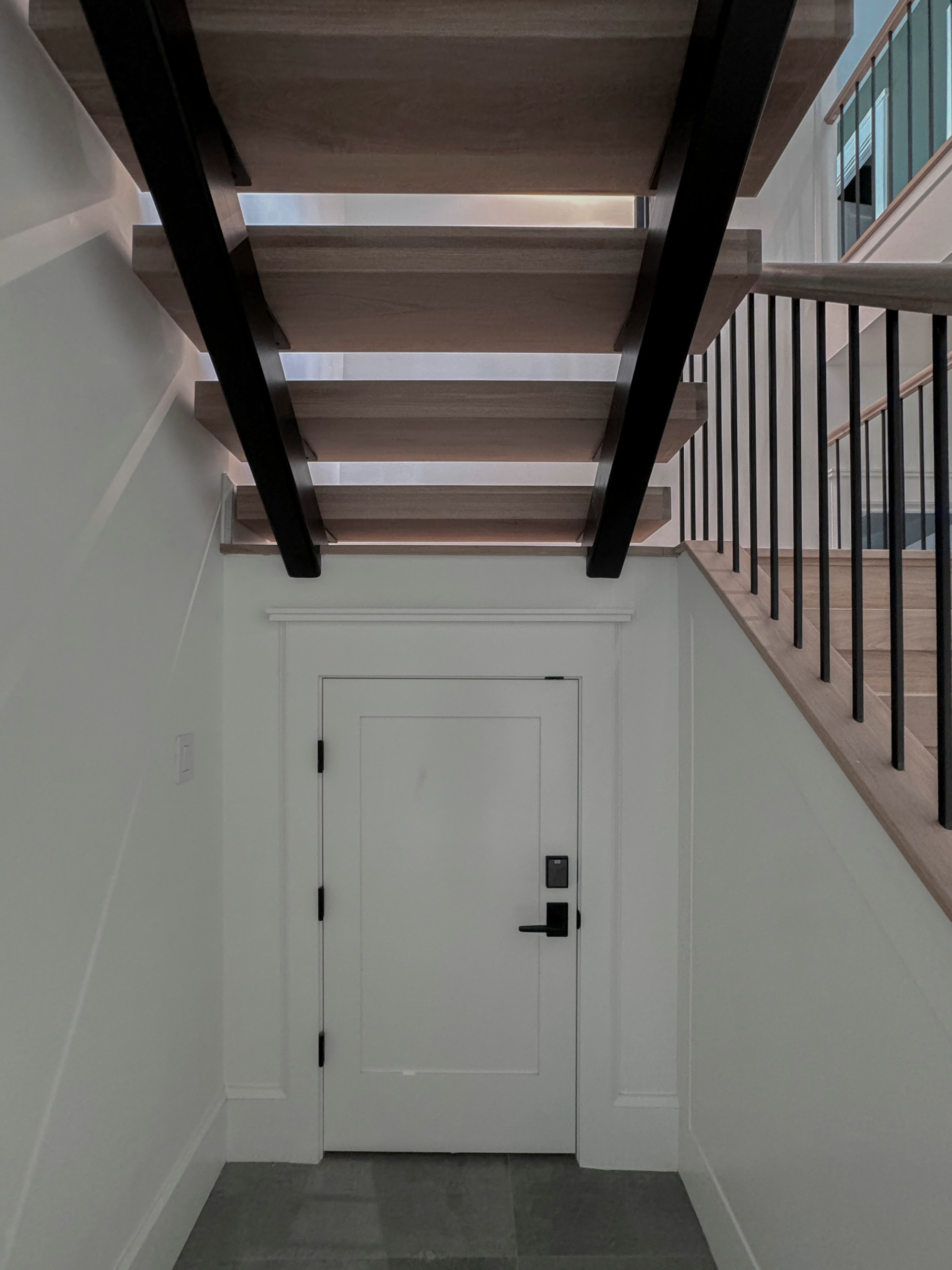 122_Modern Steel & Wood Floating Staircase, Arlington VA 22207