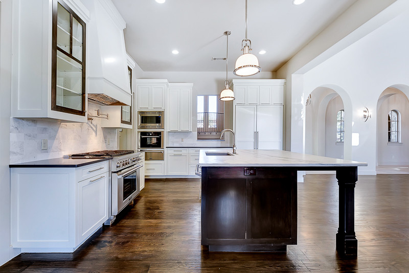 Inspiration for a timeless kitchen remodel in Dallas