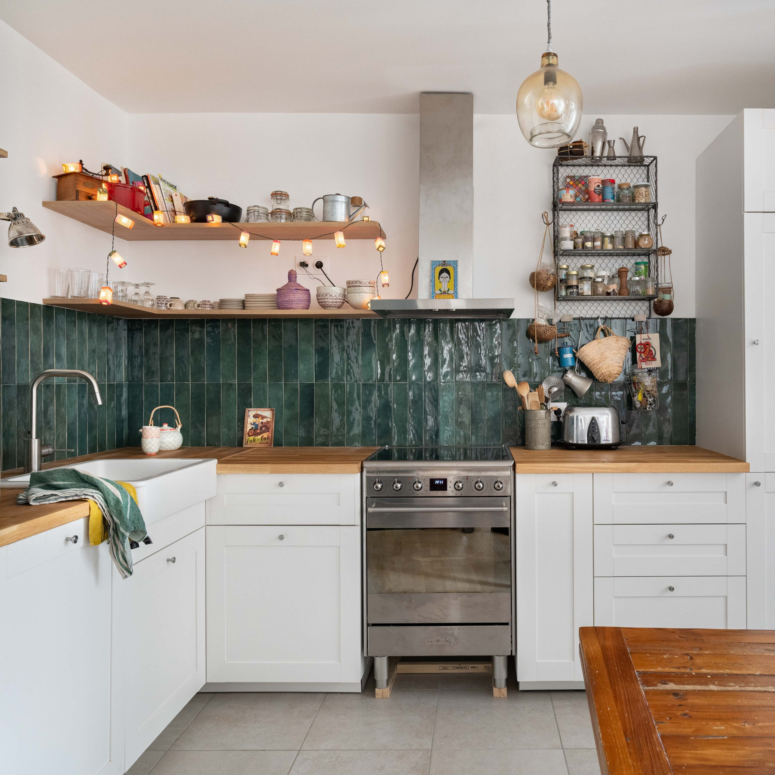 75 photos et idées déco de cuisines blanches avec une crédence verte -  Décembre 2023 | Houzz FR