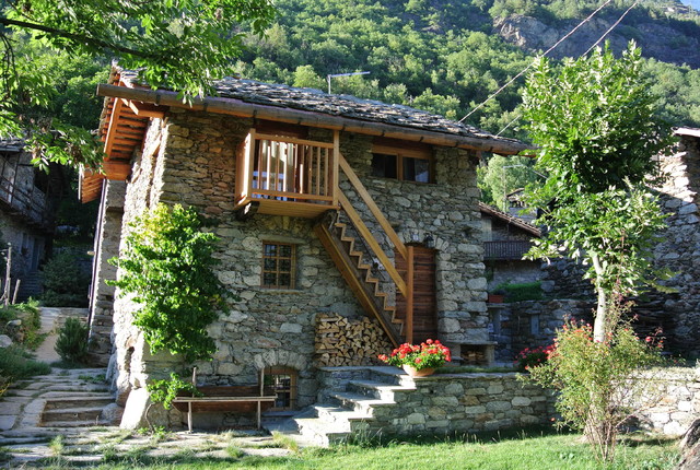 Restauro e risanamento conservativo rustic-exterior