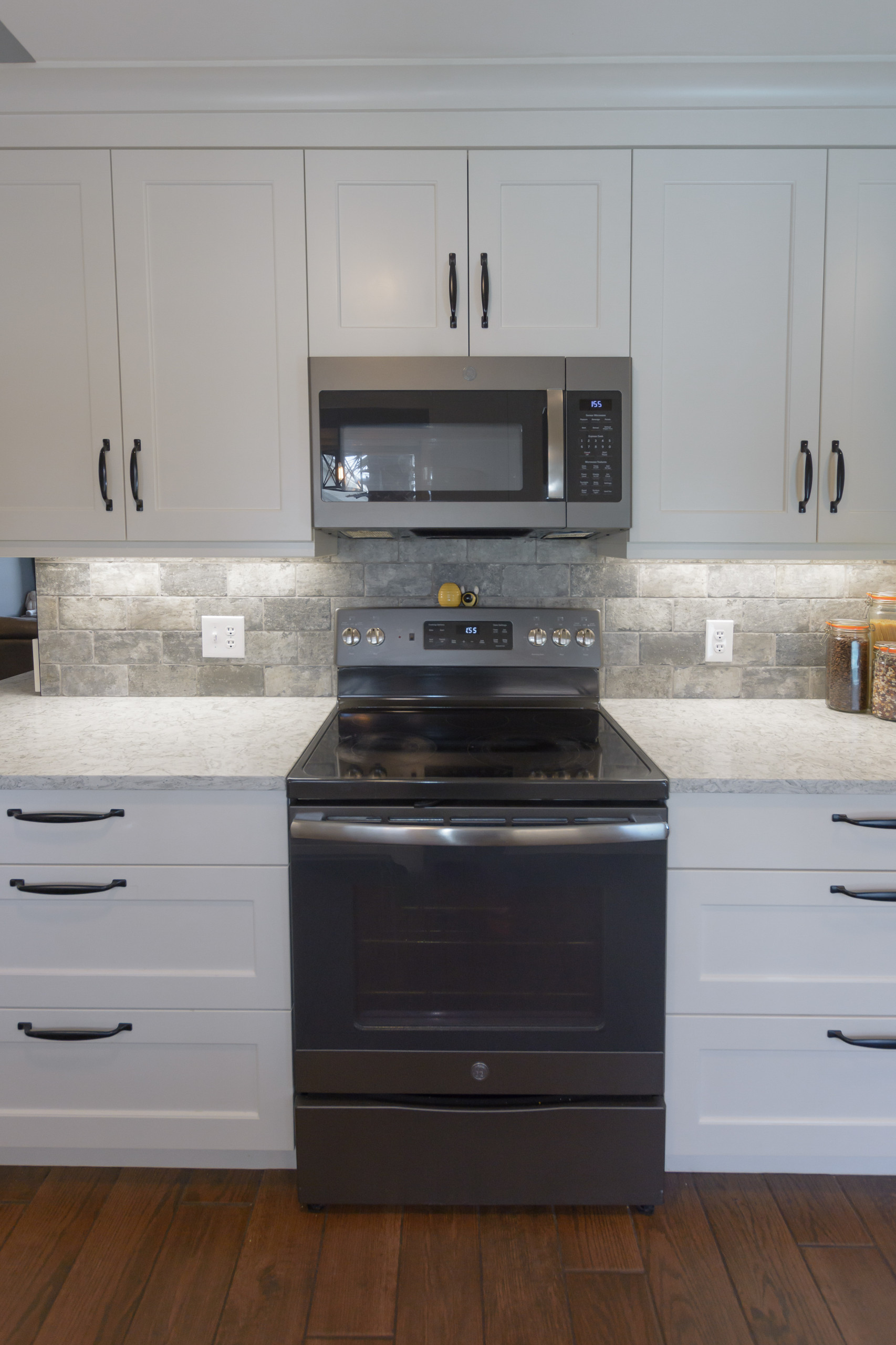 Myrtle Beach classic white kitchen