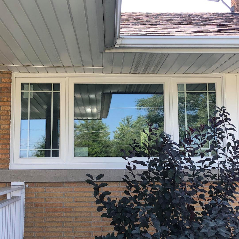 Example of a classic home design design in Toronto