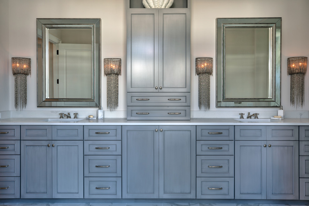 Inspiration for a transitional bathroom remodel in Miami