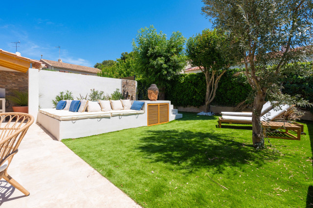 Oasis balinais mediterranean-courtyard