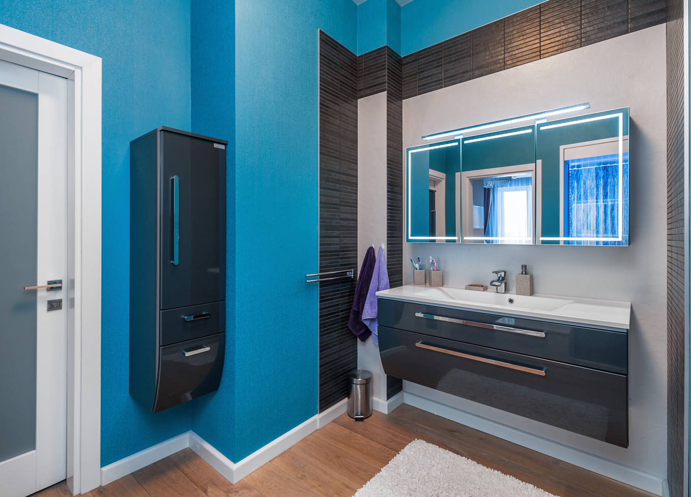 В цветах моря