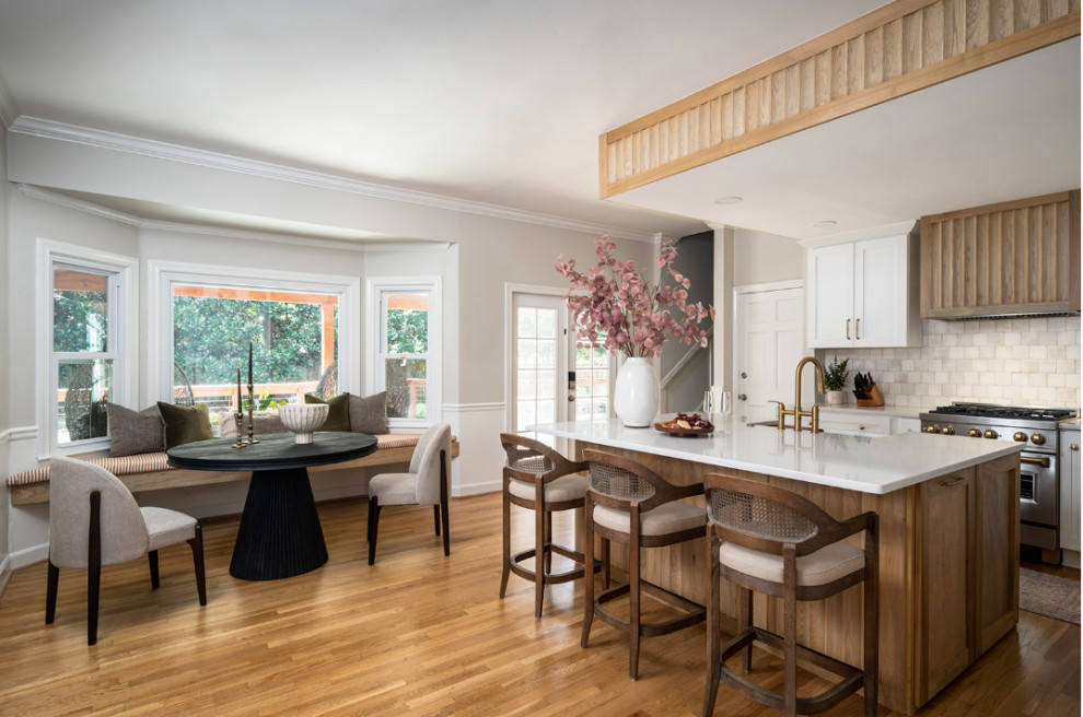 Kitchen - transitional kitchen idea in Atlanta