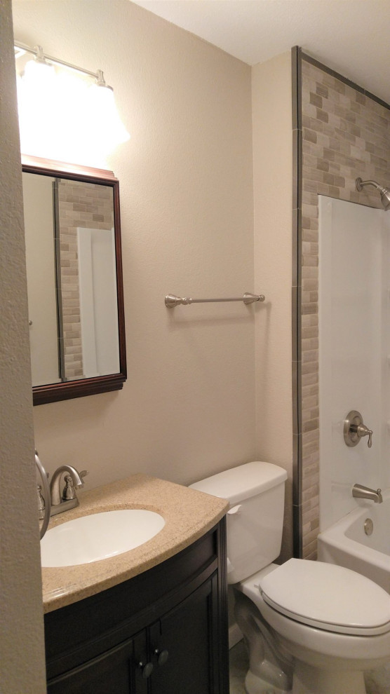 Bathroom - transitional bathroom idea