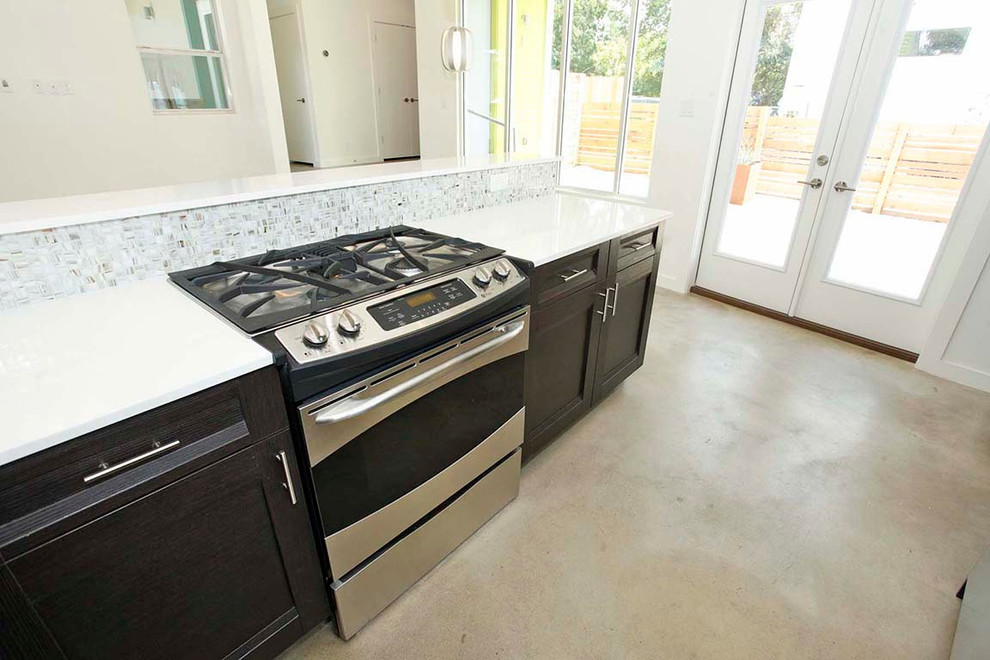 Inspiration for a transitional kitchen remodel in Austin