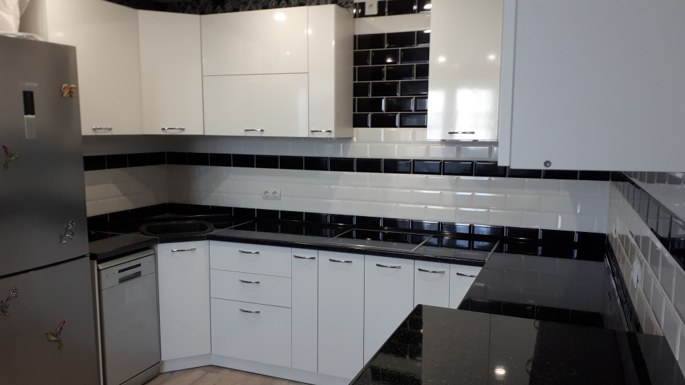 Кухонные гарнитуры