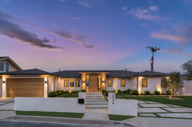 Sherman Oaks - Front Exterior mid-century-haeuser