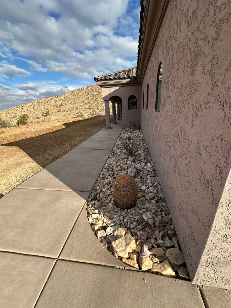 CASTILLO DE LE SERENDIPIA, N Randolph Rd / Custom New Home