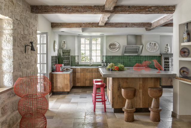 Maison Particuli&egrave;re mediterranean-kitchen