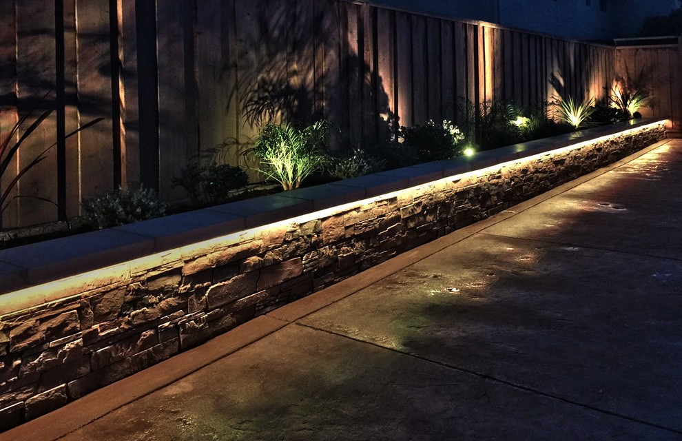 contemporary landscape lighting