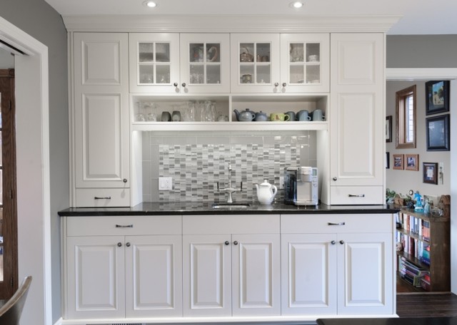 Raised Panel Kitchen classico-cucina
