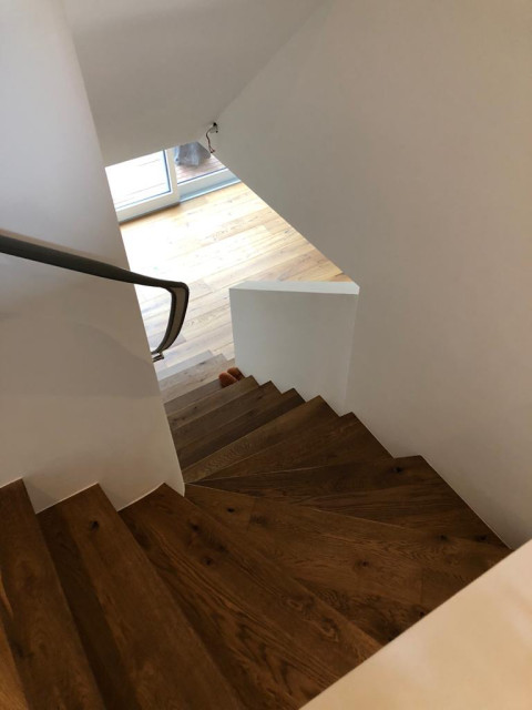 Treppe moderno-escalera