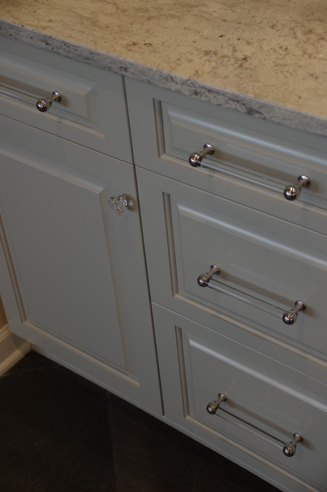 Kitchen - large transitional kitchen idea