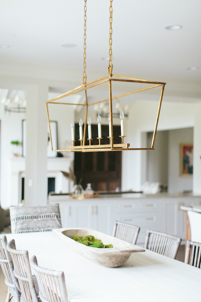 Transitional kitchen photo in Chicago