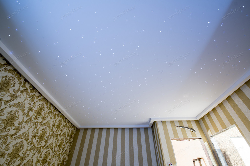 Установка натяжных потолков «звездное небо»