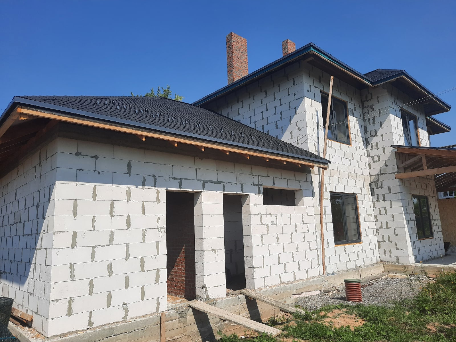 Двухэтажный коттедж из газобетонного блока с гаражем, 127 кв.м.