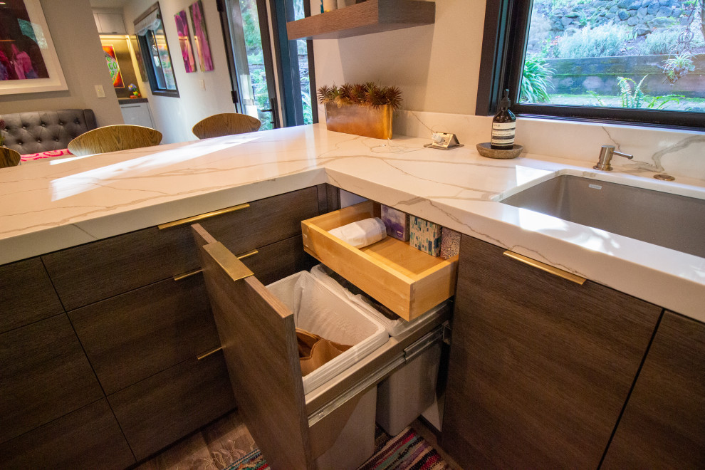 Contemporary Treehouse Kitchen