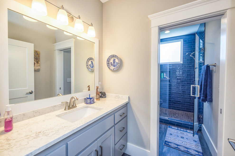 Home design - transitional home design idea