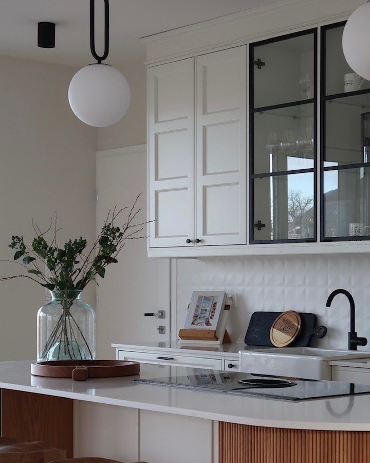 Белая кухня с Noble Supreme White от Technistone