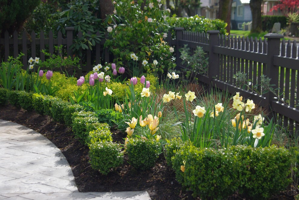 Design ideas for a transitional garden in Vancouver.