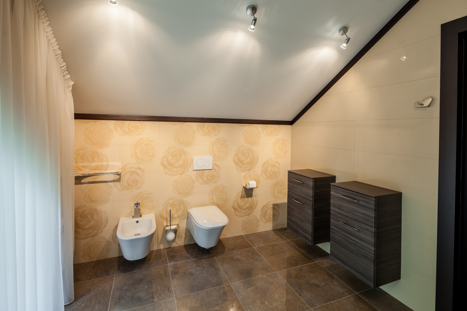 Интерьер трехэтажного загородного дома в Нижегородской области