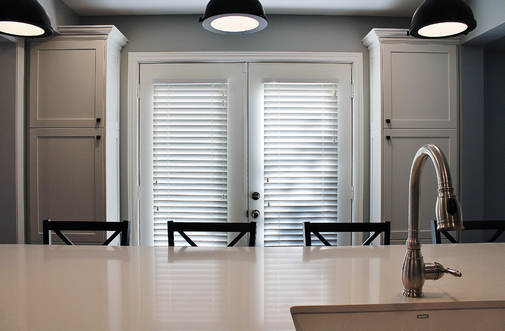 Inspiration for a transitional kitchen remodel in Toronto