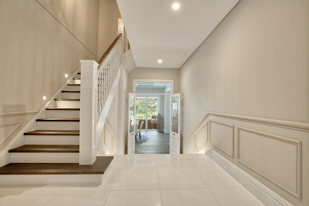 Inspiration for a traditional entryway in Sydney.