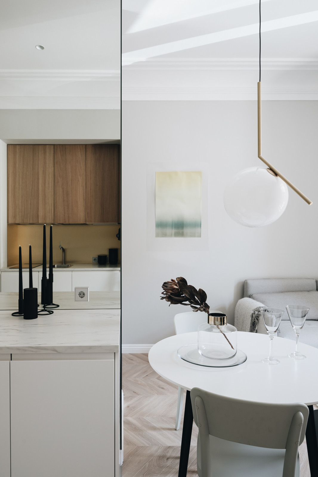 Двухкомнатная квартира в центре Петербурга