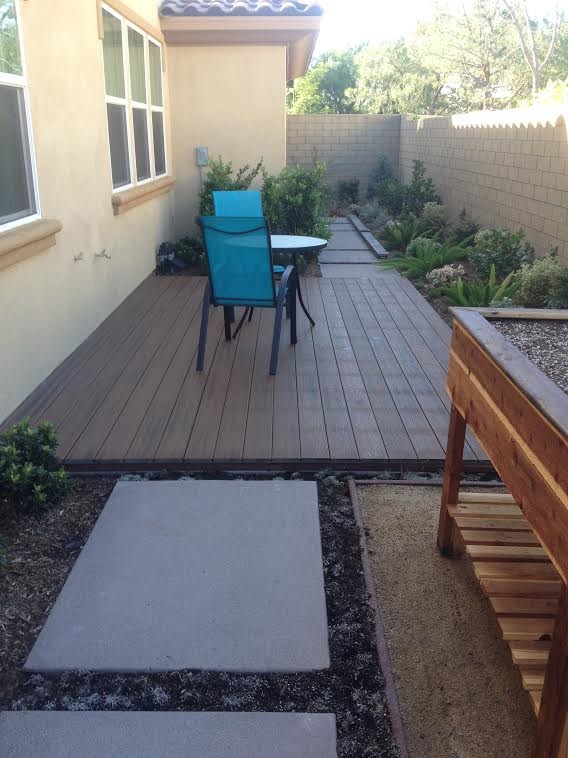 Example of a transitional deck design in Orange County