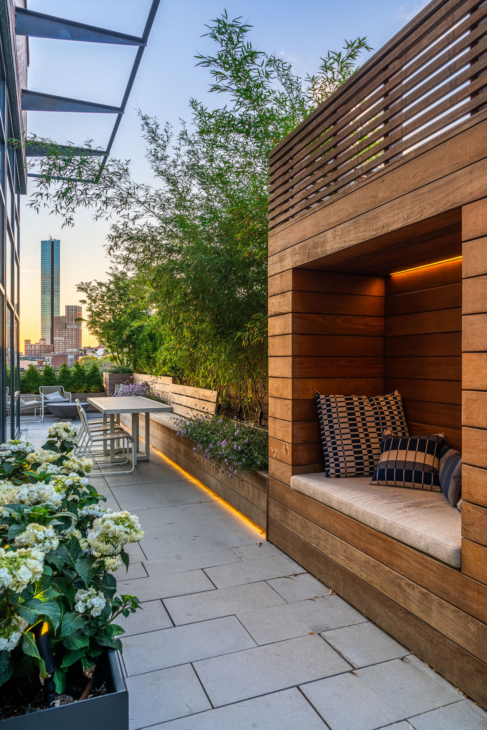 Patio of the Week: Boston Skyline Views From a Modern Roof Deck