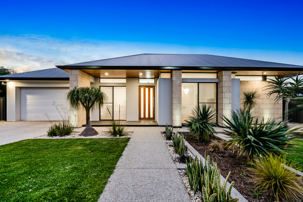 Design ideas for a mid-sized contemporary two-storey house exterior in Adelaide.