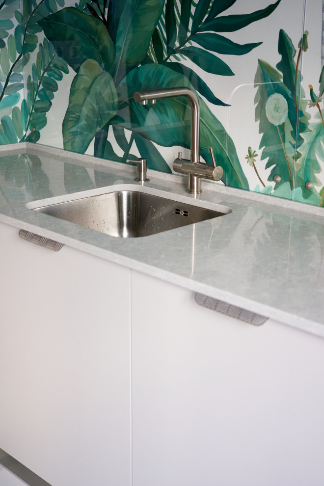 Роспись стен в кухонной зоне