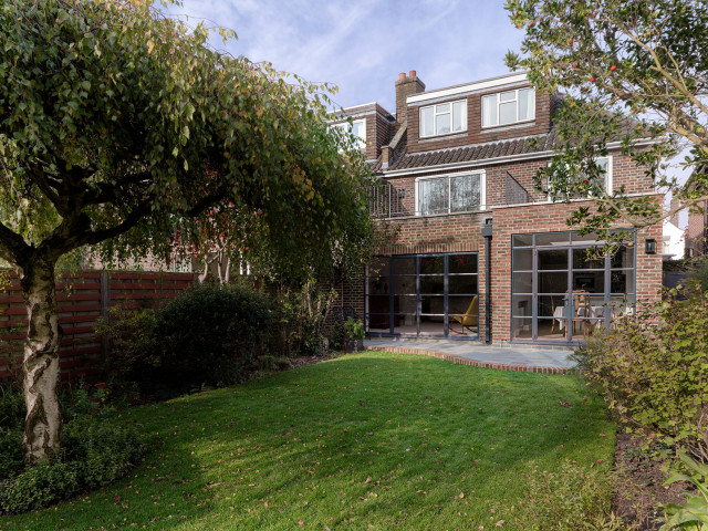 Laurel Road contemporary