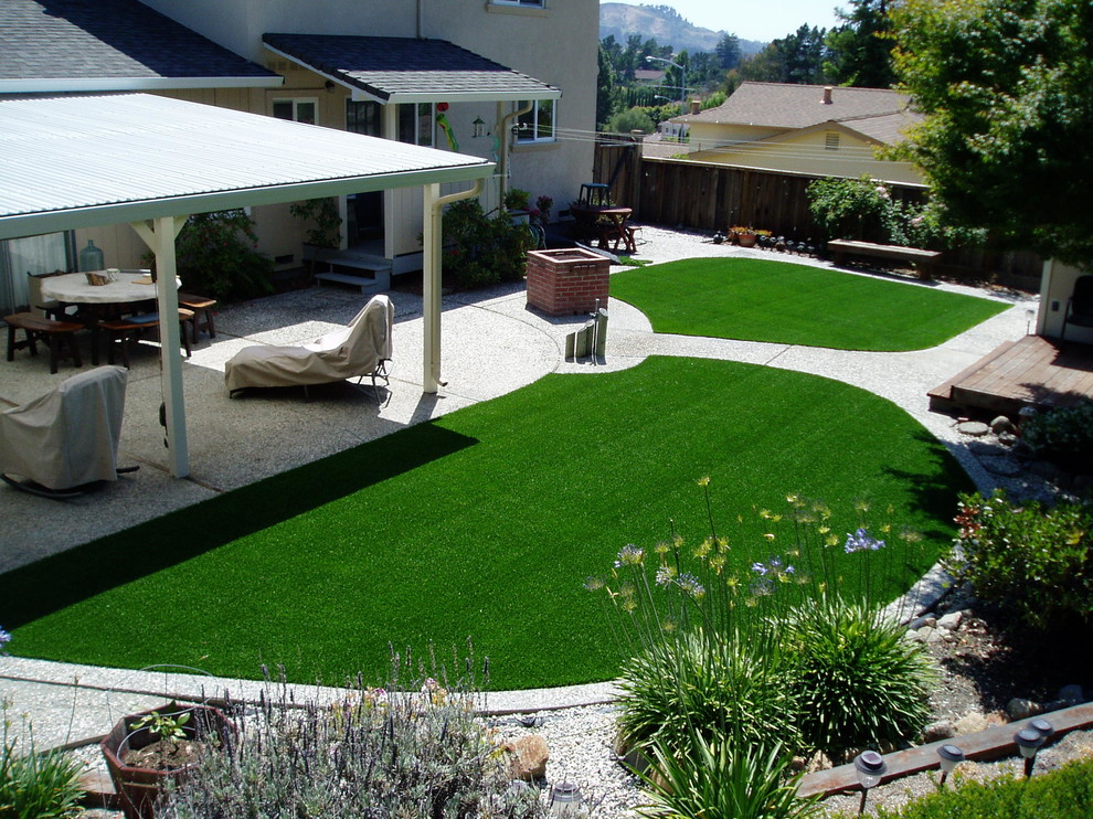 Inspiration for a transitional xeriscape in San Diego.