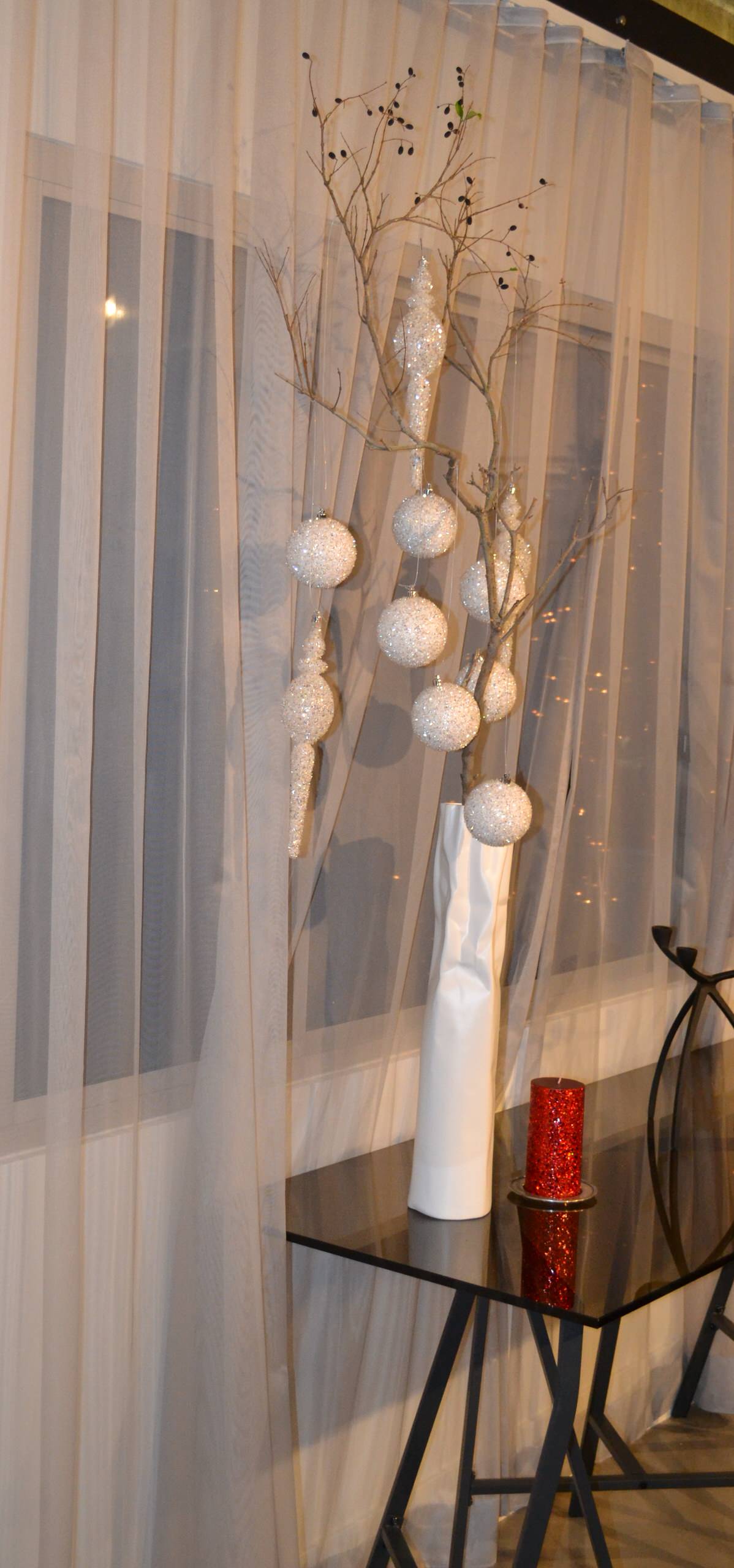 Christmas decorating modern style