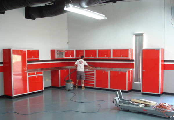 Why Choose Aluminum Garage Cabinets Compared To Other Materials