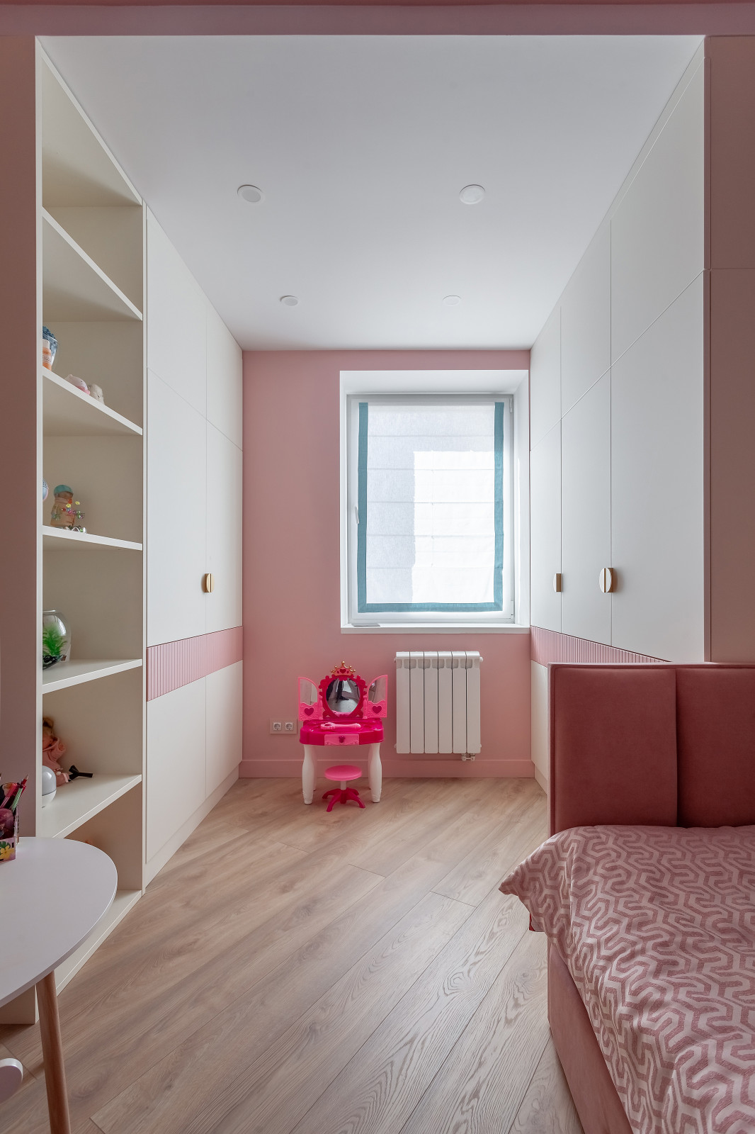 Шкафы для одежды