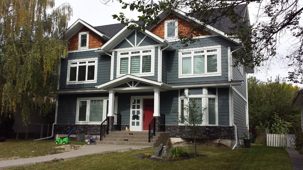 Photo of an arts and crafts exterior in Calgary.