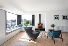Houzz Tour: An Unusual Side Extension Reinvents a 1950s Home