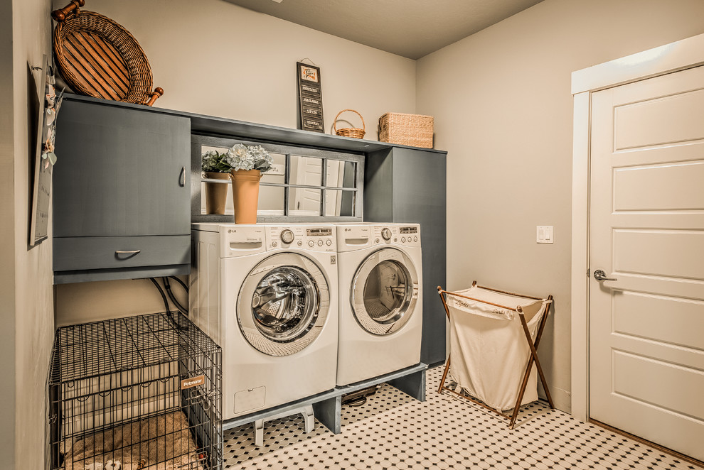 Inspiration for a mid-sized arts and crafts laundry room in Boise.