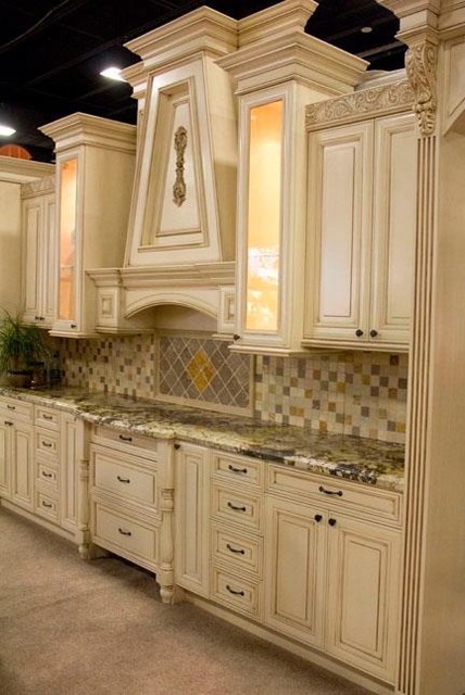 Pacillo's custom furniture discount